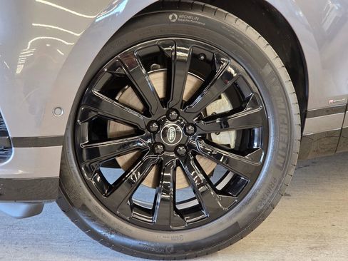 Used 2019 Land Rover Range Rover Velar R-Dynamic SE image 23