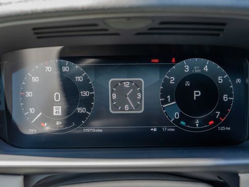 Used 2023 Land Rover Discovery Metropolitan Edition AWD/4WD image 9