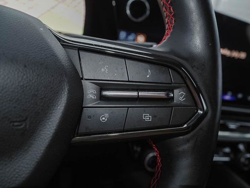 Used 2025 Chevrolet Equinox EV RS FWD image 29