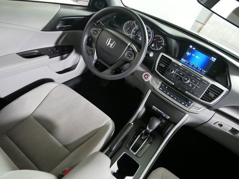 Used 2013 Honda Accord EX image 9