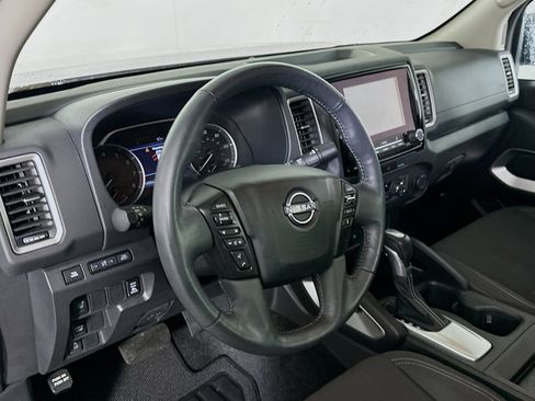 Used 2024 Nissan Frontier SV w/ SV Convenience Package image 18