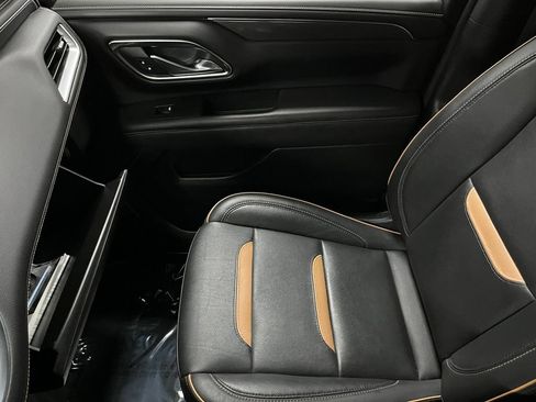 Used 2023 GMC Yukon XL AT4 AWD/4WD image 36
