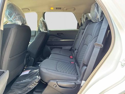 New 2026 Nissan Pathfinder SV w/ Cargo Package AWD/4WD image 5