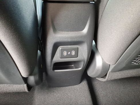 Certified 2024 Hyundai Venue SEL FWD image 19