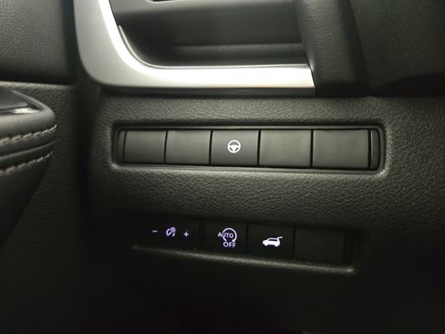 Used 2024 Nissan Rogue SV image 26