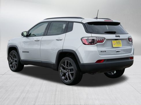 New 2026 Jeep Compass Latitude AWD/4WD image 3