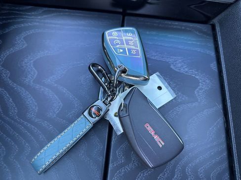 Used 2022 GMC Yukon Denali w/ Denali Premium Package image 37