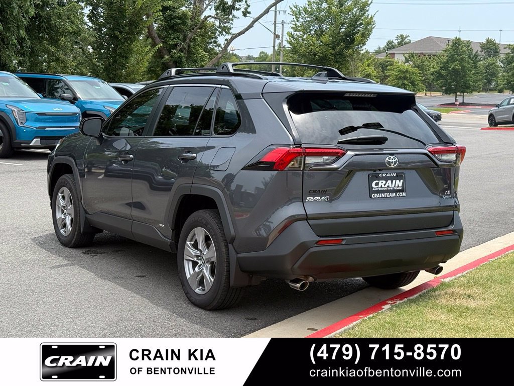 Used 2025 Toyota RAV4 LE AWD/4WD image 5