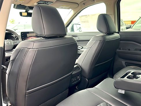 New 2026 Nissan Pathfinder Platinum w/ Cargo Package FWD image 15