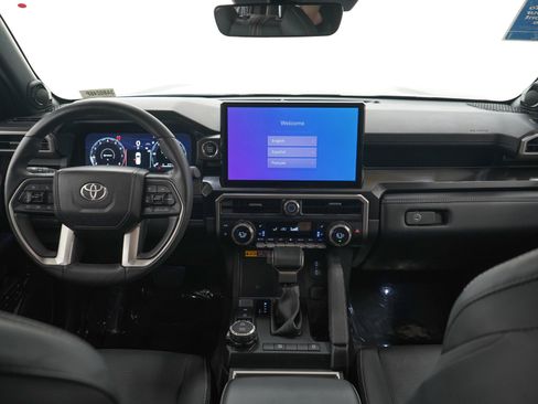 Used 2025 Toyota 4Runner Limited AWD/4WD image 17