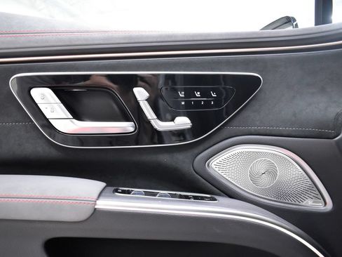 Used 2023 Mercedes-Benz EQS 580 4MATIC Sedan image 17