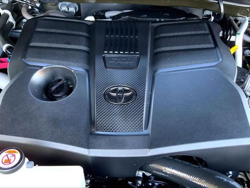 Used 2024 Toyota Tundra Limited image 31