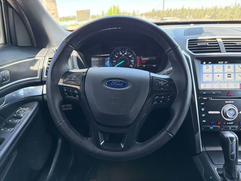 Used 2018 Ford Explorer Sport w/ Equipment Group 401A AWD/4WD image 11
