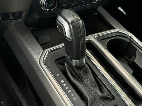 Used 2016 Ford F150 Platinum w/ Equipment Group 701A Luxury image 18