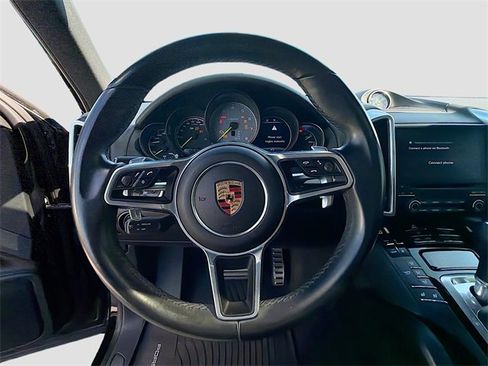 Used 2018 Porsche Cayenne S Platinum image 39