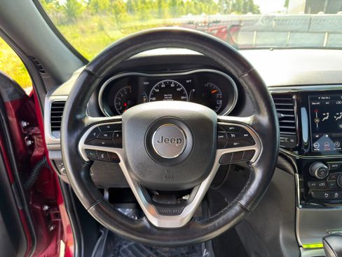 Used 2021 Jeep Grand Cherokee Laredo X AWD/4WD image 17