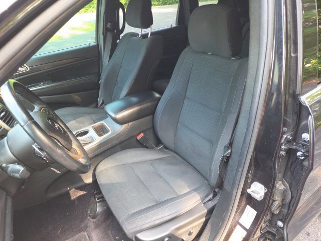 Used 2016 Jeep Grand Cherokee Laredo w/ Quick Order Package 23E RWD image 15