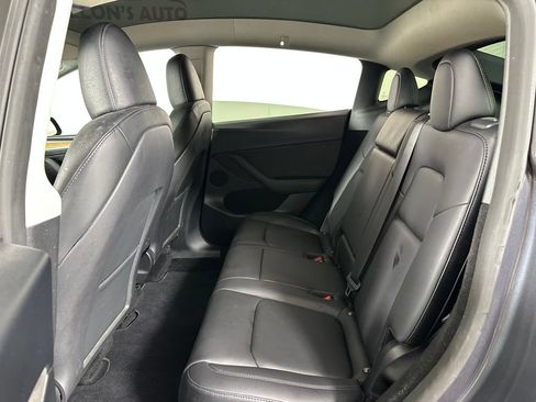 Used 2023 Tesla Model Y Long Range AWD/4WD image 22