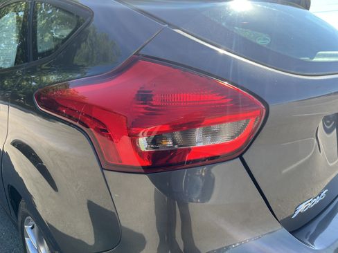 Used 2015 Ford Focus SE w/ Equipment Group 201A FWD image 26