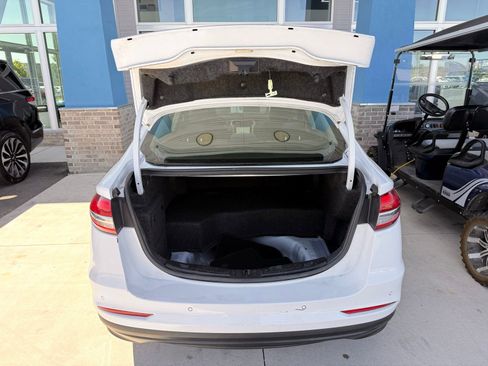 Used 2019 Ford Fusion SE FWD image 15