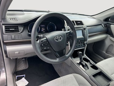 Used 2016 Toyota Camry LE FWD image 10