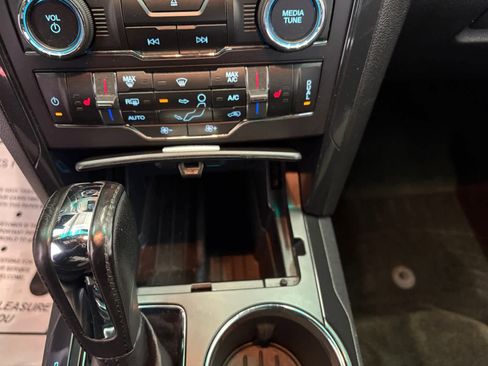 Used 2017 Ford Explorer XLT w/ Equipment Group 202A image 24