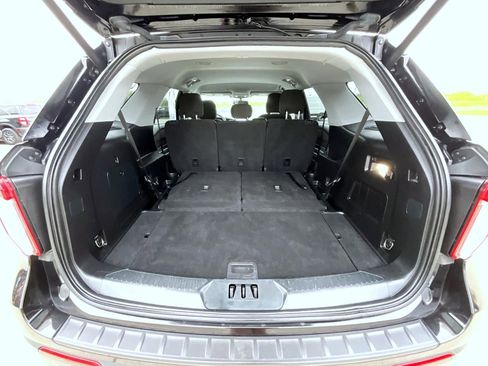 Used 2020 Ford Explorer XLT AWD/4WD image 26