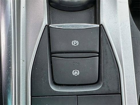 Used 2021 Ford Explorer XLT w/ Equipment Group 202A image 30