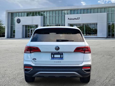 Used 2023 Volkswagen Taos SE w/ Panoramic Sunroof Package image 5