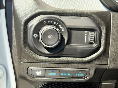 Used 2024 Jeep Wrangler Unlimited w/ Convenience Group AWD/4WD image 17