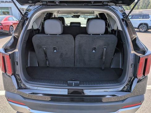 Used 2025 Kia Sorento S FWD image 28