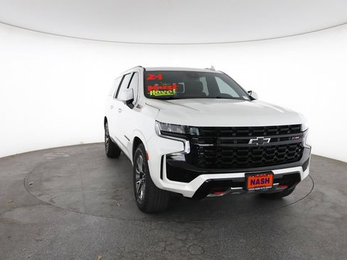 Certified 2024 Chevrolet Suburban Z71 w/ Z71 Off-Road Package AWD/4WD image 3