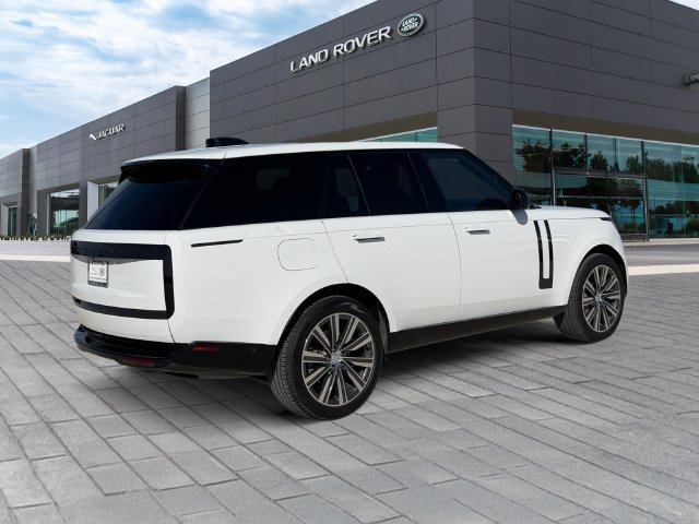 Used 2023 Land Rover Range Rover SE AWD/4WD image 5