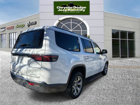 Used 2022 Jeep Wagoneer Series II w/ Convenience Group I image 2