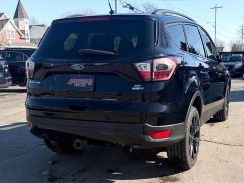 Used 2017 Ford Escape SE w/ SE Sport Appearance Package image 12