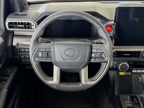 Certified 2025 Toyota 4Runner TRD Off-Road Premium AWD/4WD image 4