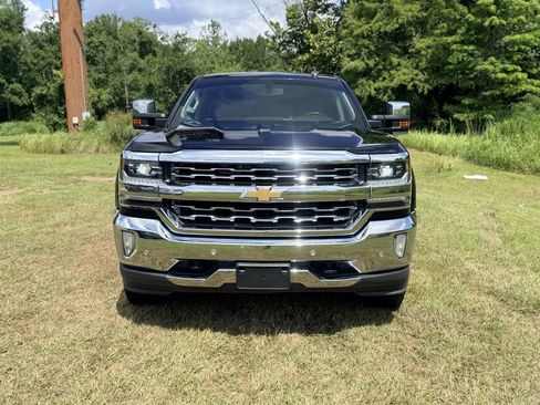 Used 2017 Chevrolet Silverado 1500 LTZ w/ LTZ Plus Package AWD/4WD image 8