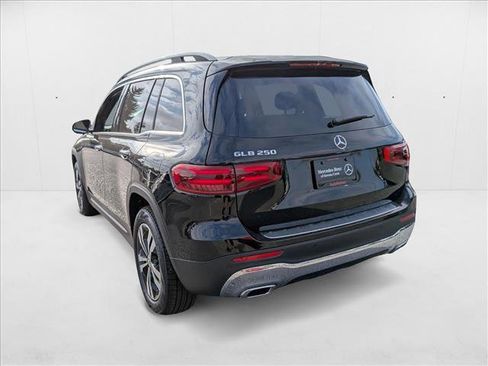 New 2025 Mercedes-Benz GLB 250 image 8