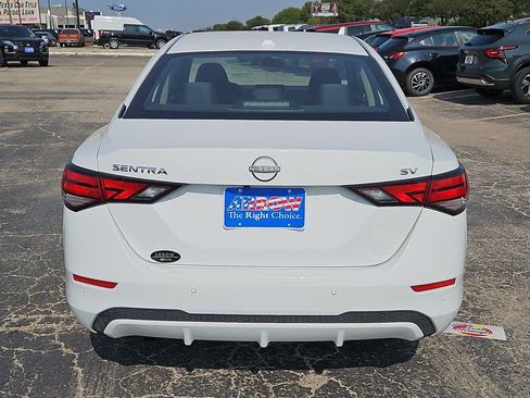 Used 2024 Nissan Sentra SV FWD image 9