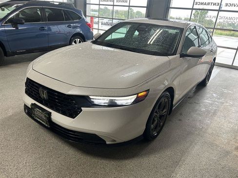 Used 2023 Honda Accord EX image 3