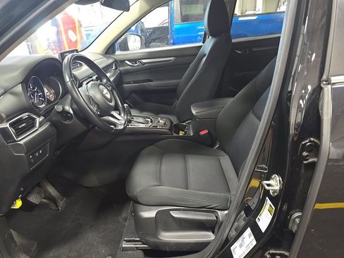 Used 2020 MAZDA CX-5 Sport FWD image 8