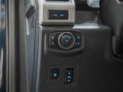 Used 2022 Ford F250 Lariat w/ Black Appearance Pkg image 53