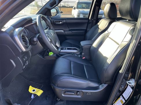 Used 2023 Toyota Tacoma Limited image 11