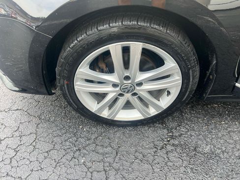 Used 2017 Volkswagen Jetta SEL FWD image 22