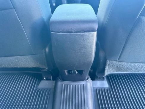 Used 2016 Toyota RAV4 LE FWD image 13