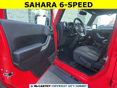 Used 2018 Jeep Wrangler Unlimited Sahara w/ Dual Top Group image 16