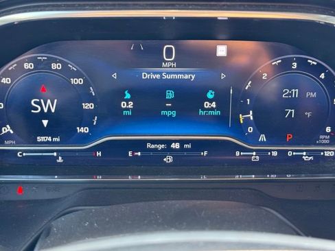 Used 2022 Chevrolet Suburban LT image 24