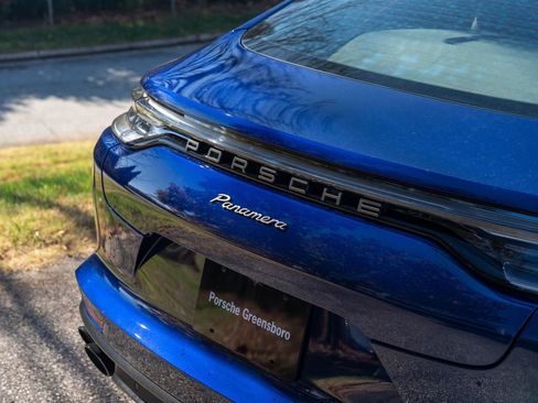Certified 2023 Porsche Panamera Platinum Edition image 15