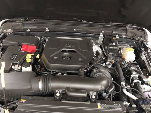 New 2025 Jeep Wrangler Unlimited Rubicon w/ XTREMEE 35" Tire Package image 30