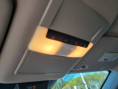 Certified 2025 Nissan Rogue S image 32